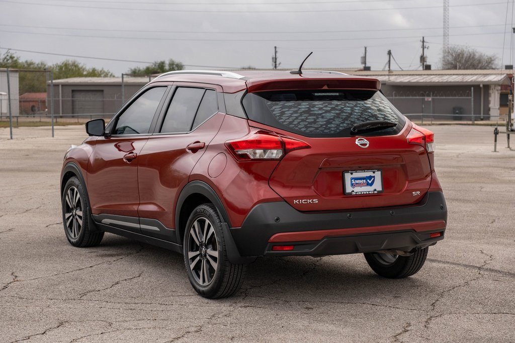 Used 2020 Nissan Kicks SR w/ SR Premium Package image 5