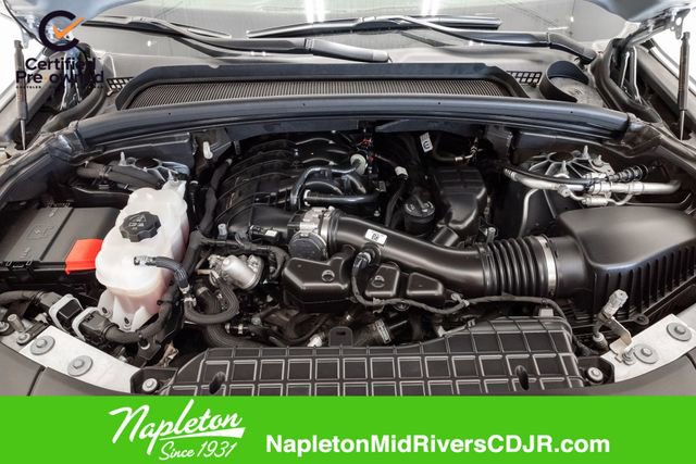 Used 2025 Jeep Grand Cherokee Altitude image 3