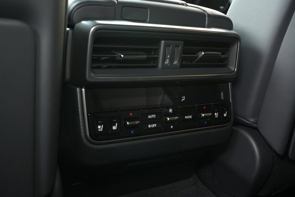 Used 2026 Lexus LX 600 4WD w/ Appearance Package image 23