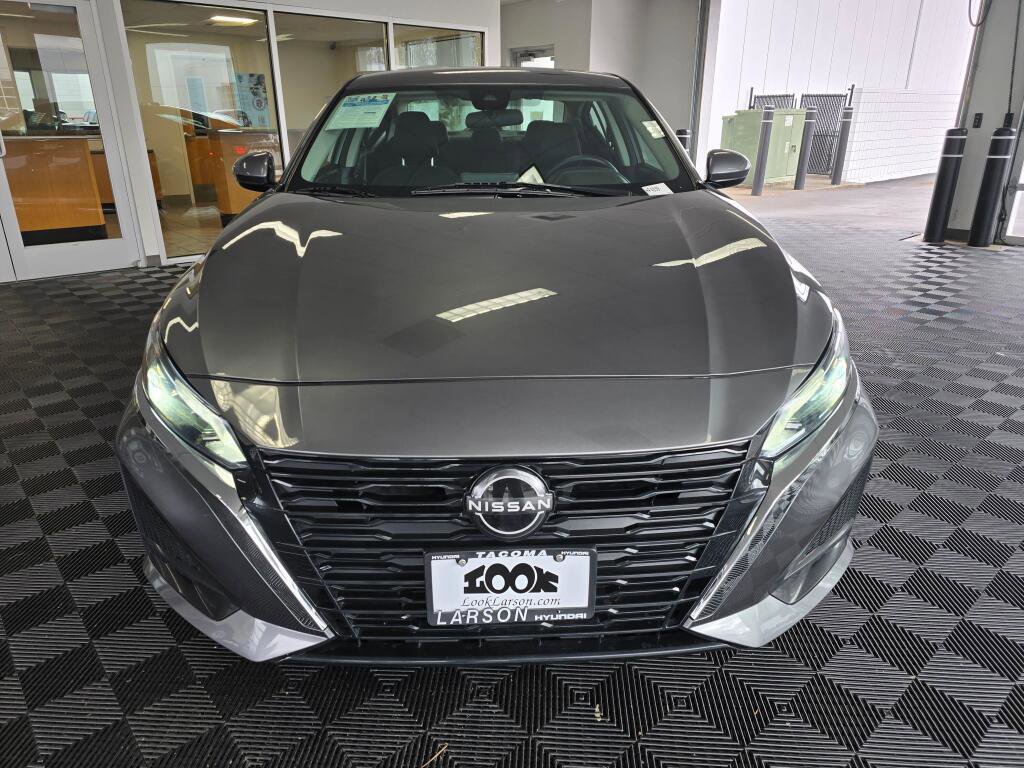Used 2023 Nissan Altima 2.5 SV image 9
