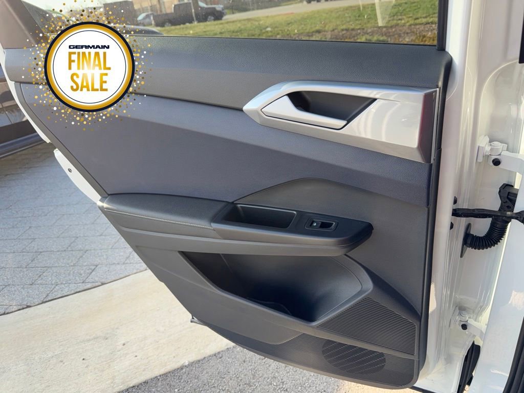 New 2026 Volkswagen Taos SEL image 16