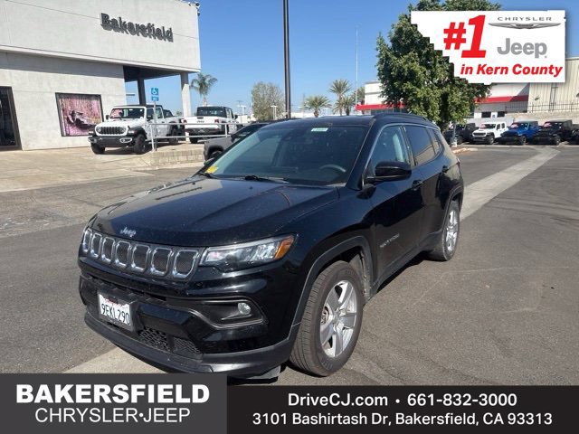 Used 2022 Jeep Compass Latitude FWD image 1