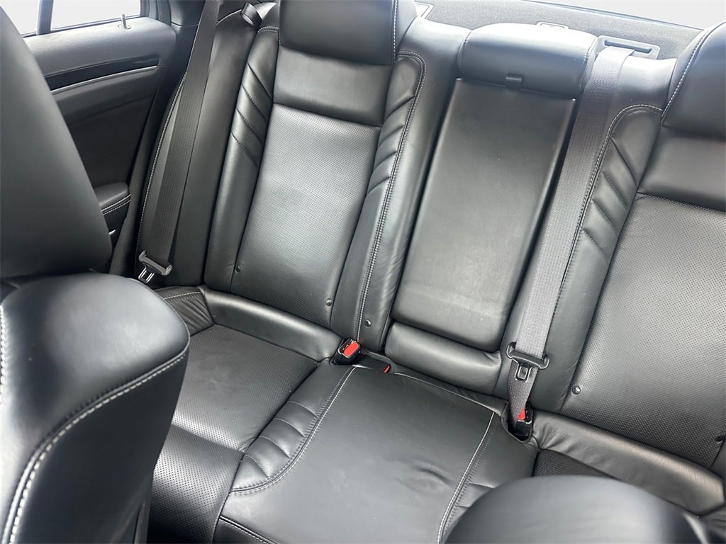 Certified 2023 Chrysler 300 C image 9