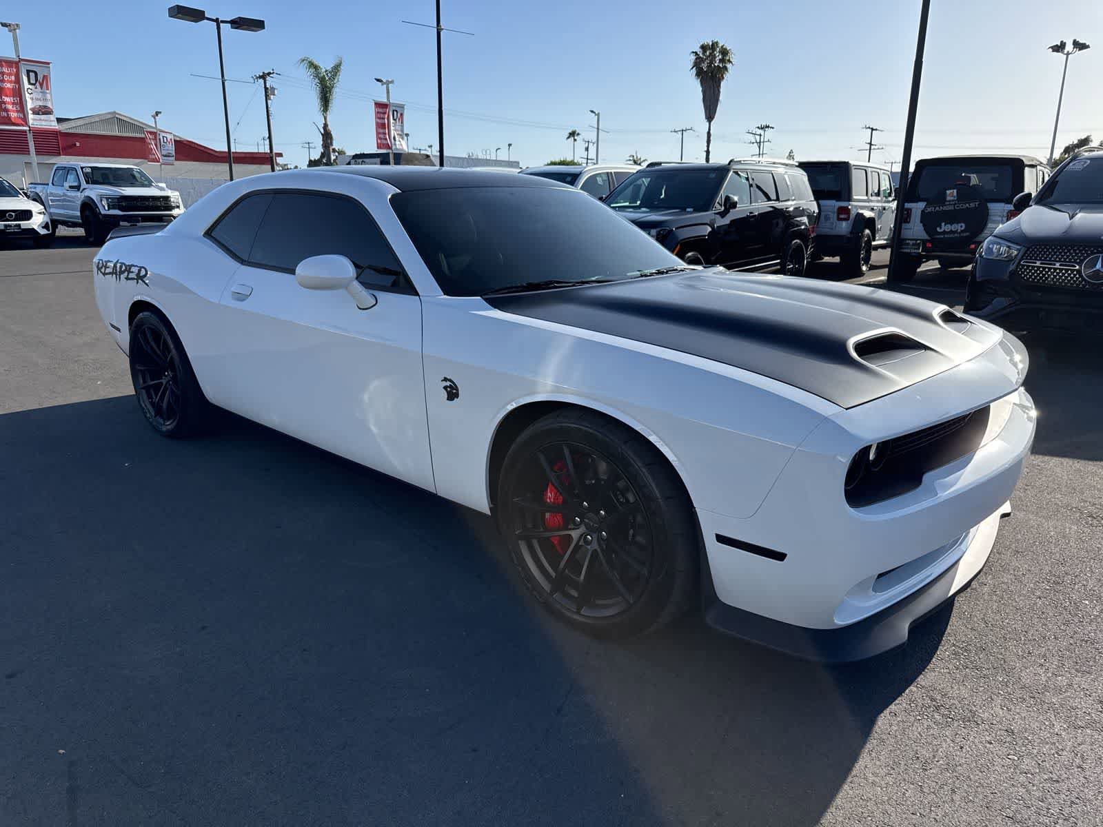 Used 2023 Dodge Challenger SRT Hellcat w/ Driver Convenience Group RWD image 3