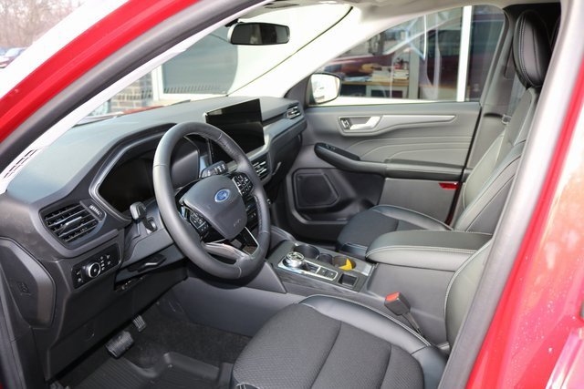 Used 2024 Ford Escape SE image 18