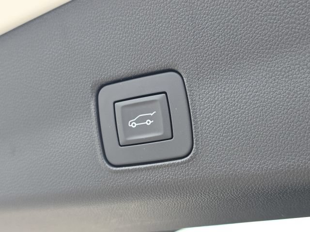 Used 2025 Chevrolet TrailBlazer RS w/ Convenience Package AWD/4WD image 12