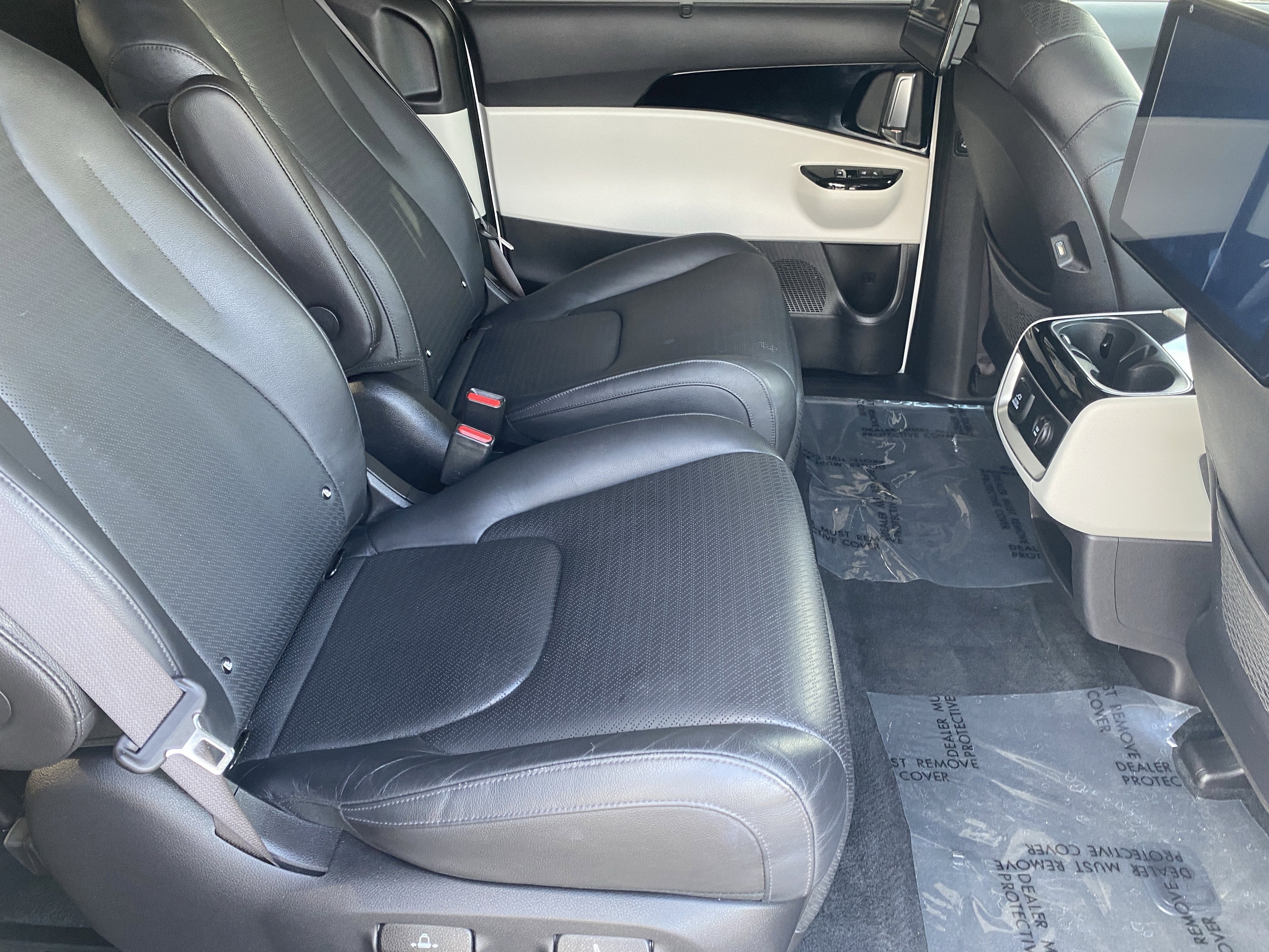 Used 2024 Kia Carnival SX Prestige image 11