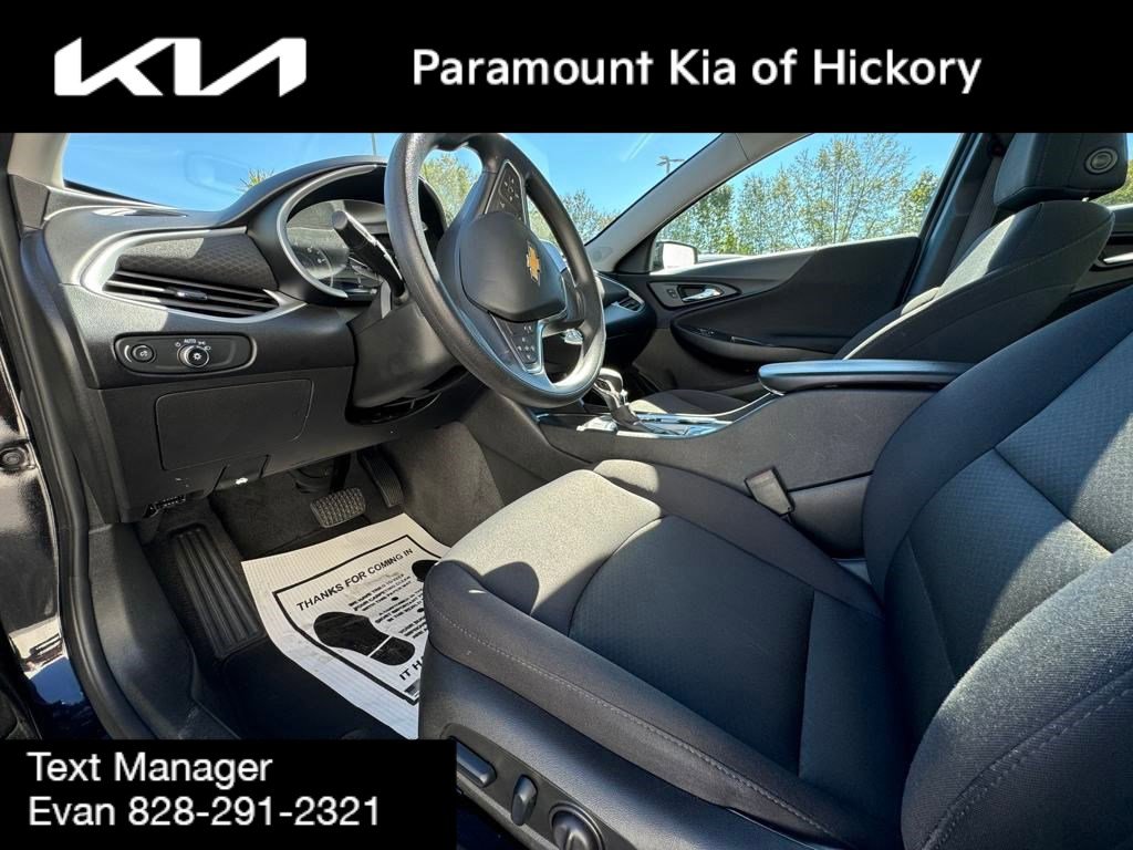 Used 2024 Chevrolet Malibu LT image 3