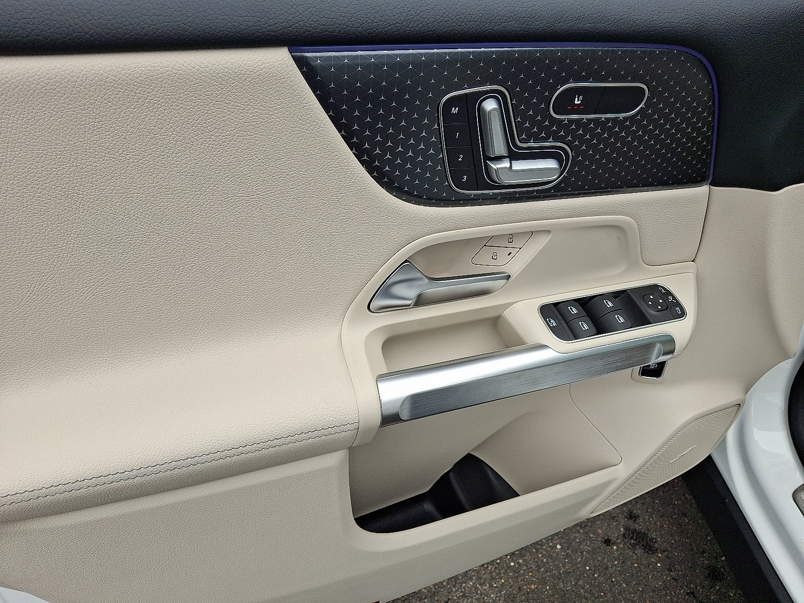 New 2026 Mercedes-Benz GLB 250 4MATIC image 10