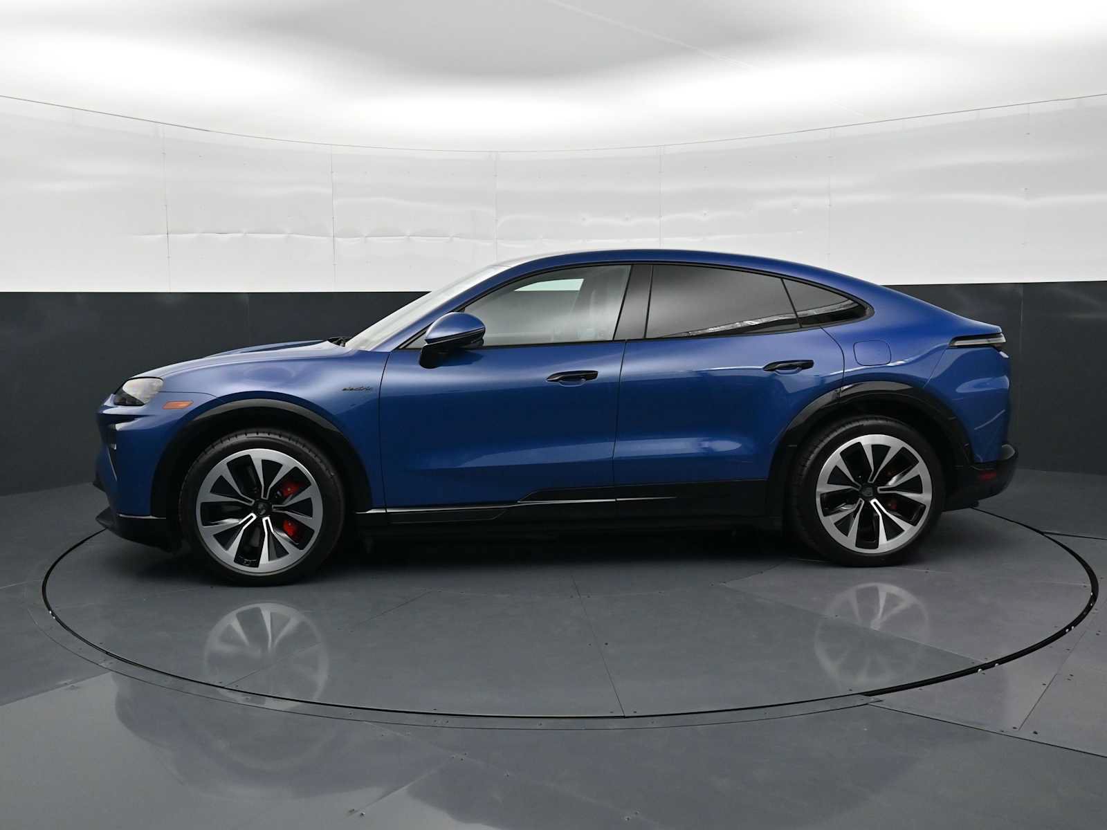 New 2026 Porsche Cayenne Turbo AWD/4WD image 2