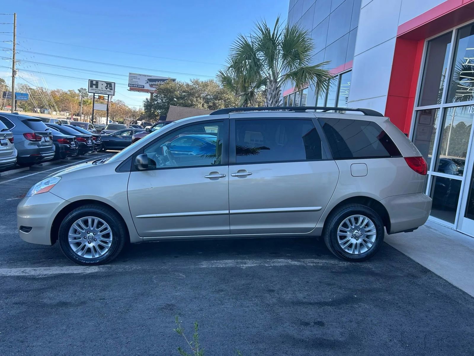 Used 2009 Toyota Sienna LE image 7