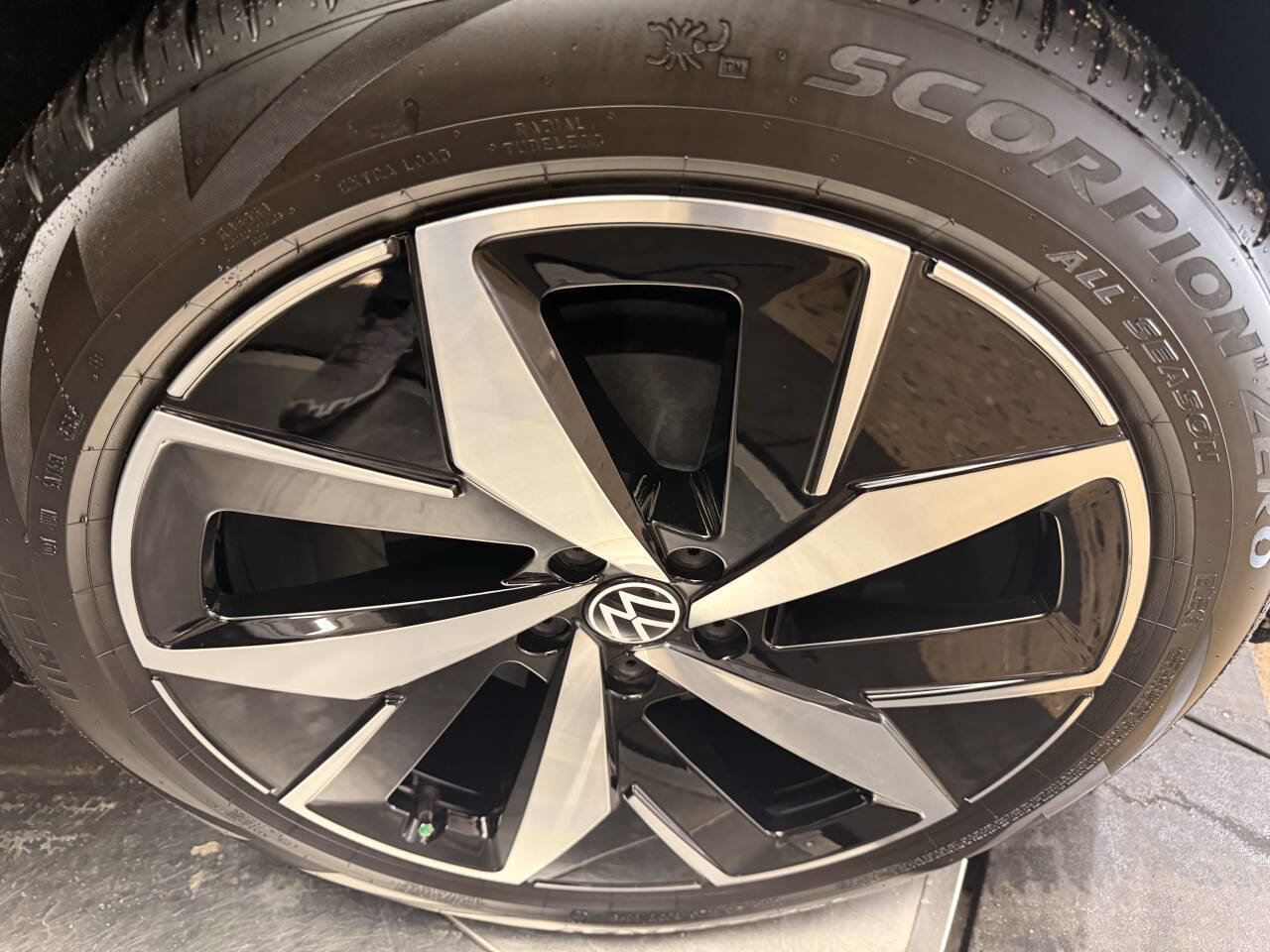 Used 2023 Volkswagen ID.4 Pro S AWD/4WD image 21