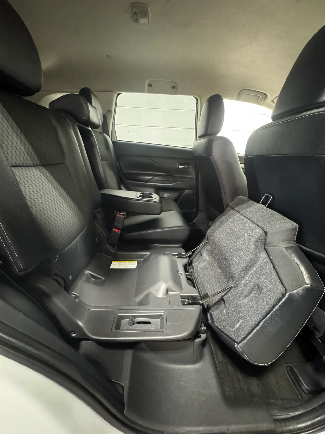 Used 2015 Mitsubishi Outlander SE FWD image 34