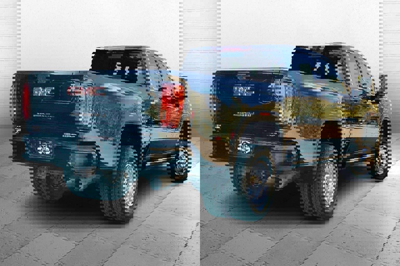 Used 2023 GMC Sierra 3500 Denali w/ Denali Ultimate Package image 11