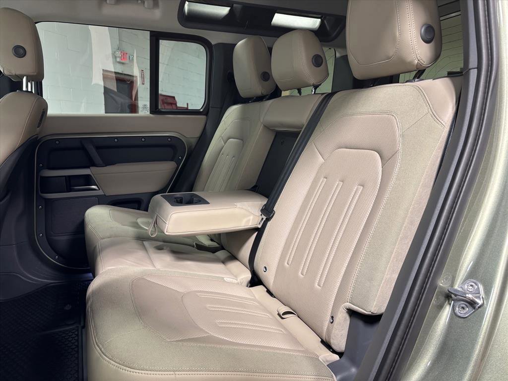 Used 2020 Land Rover Defender 110 First Edition image 26