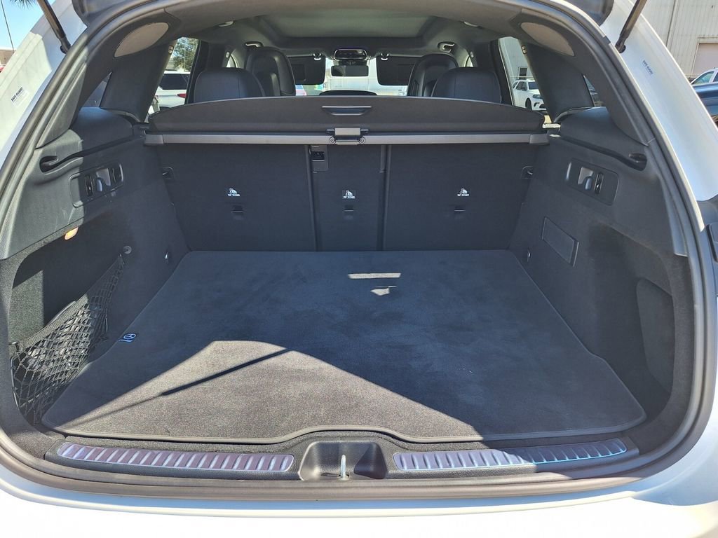 Used 2025 Mercedes-Benz GLC 300 image 25