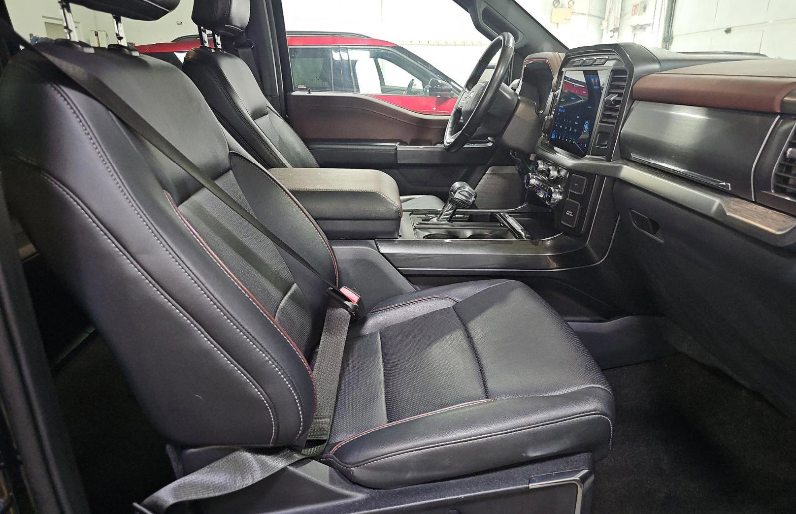 Used 2022 Ford F150 Lariat w/ Equipment Group 502A High image 11