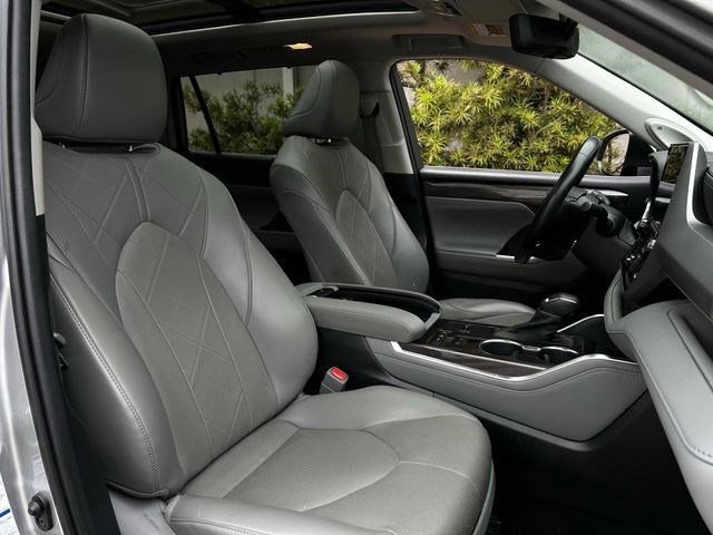 Used 2021 Toyota Highlander Platinum AWD/4WD image 33