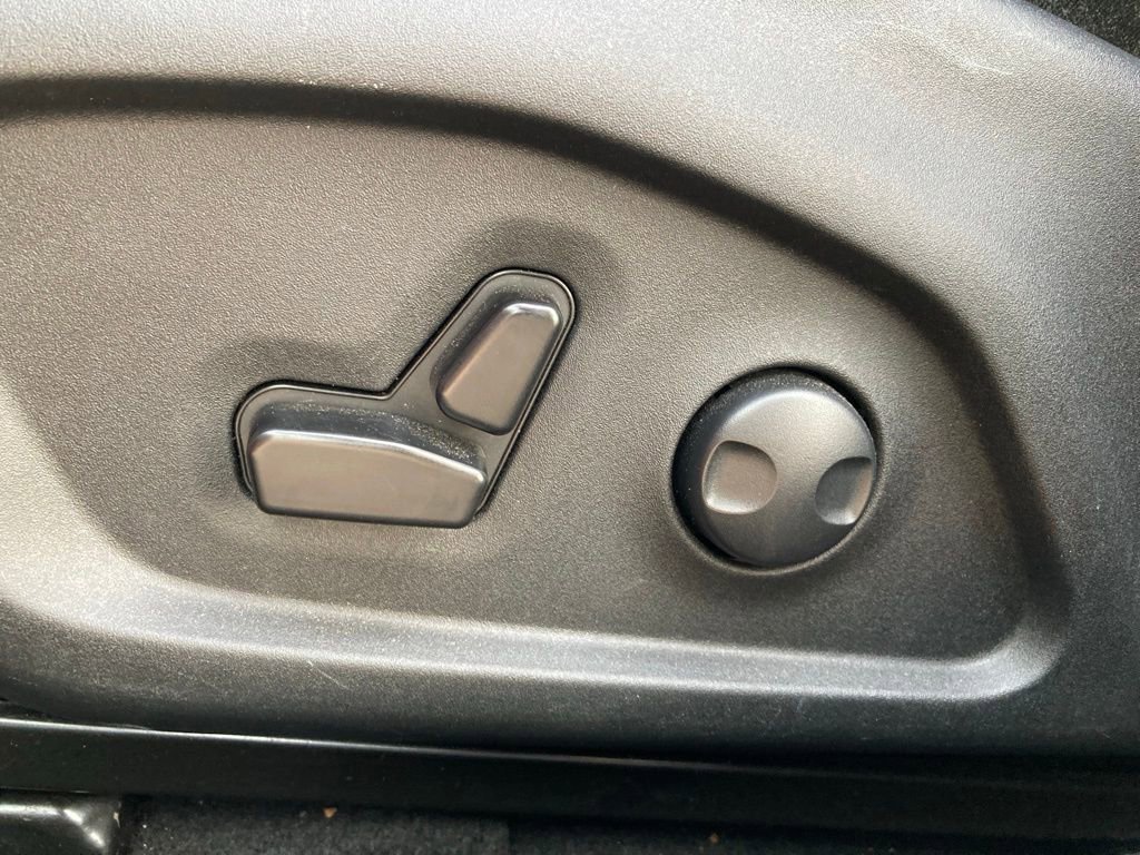 Used 2025 Jeep Compass Limited image 12