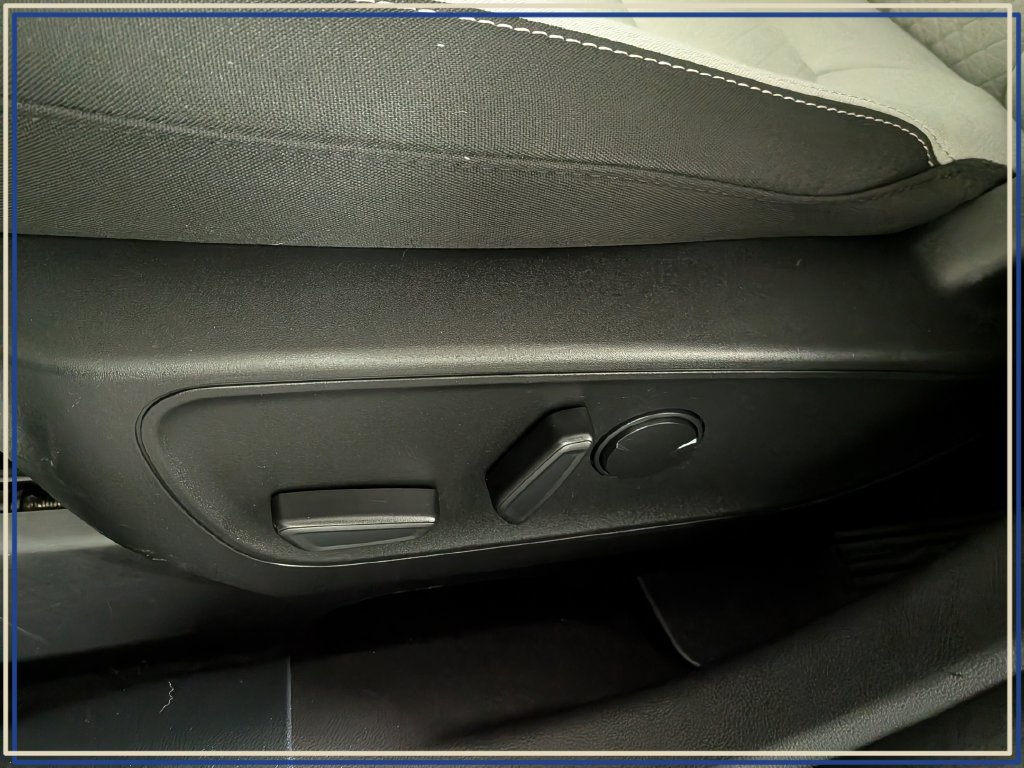 Used 2023 Ford Escape Active w/ Tech Pack #2 AWD/4WD image 18