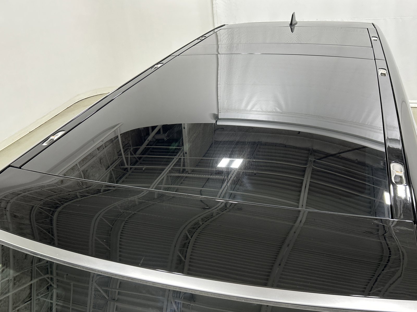 Used 2024 Rivian R1S Adventure image 13