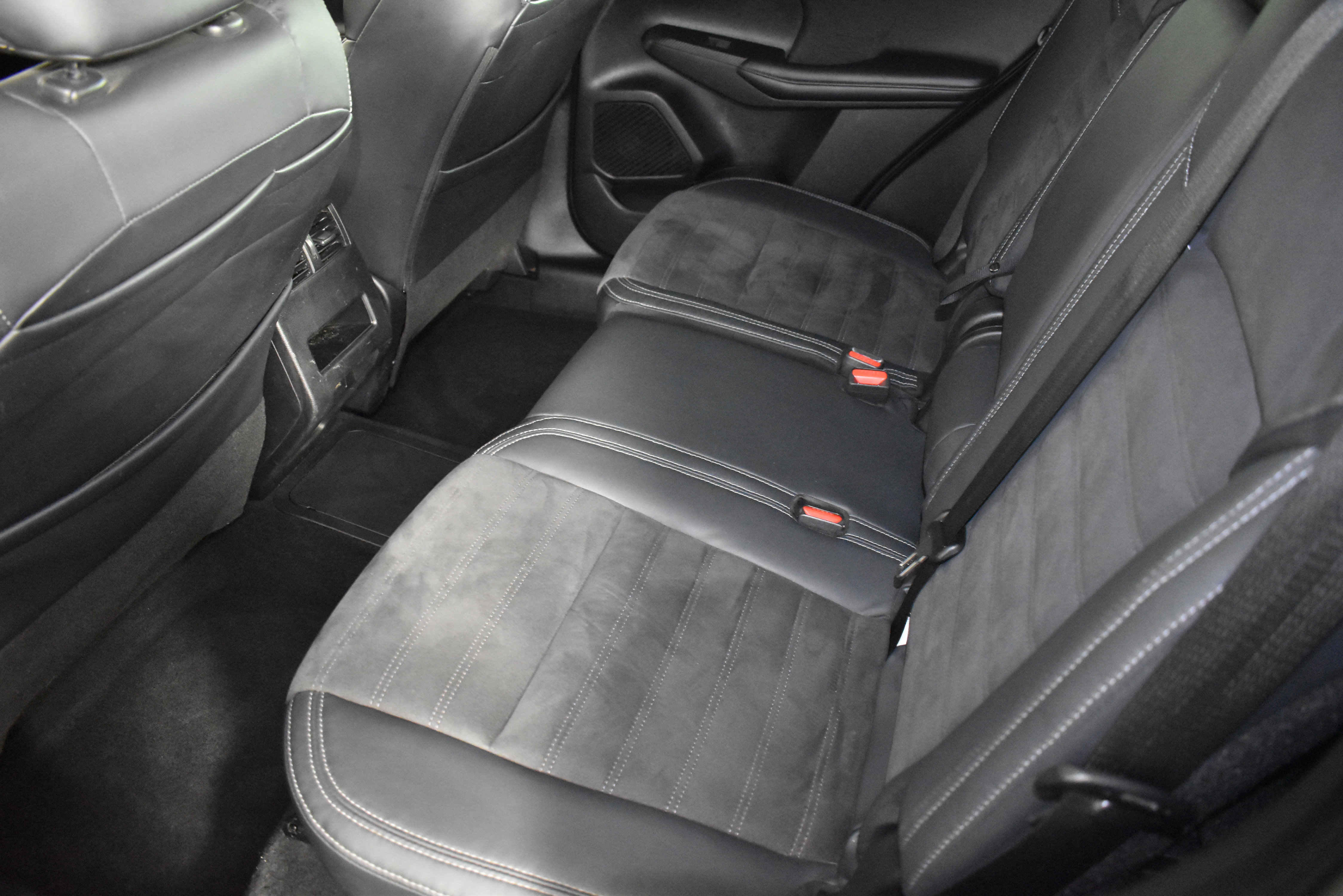 Used 2023 Mitsubishi Outlander SE image 48