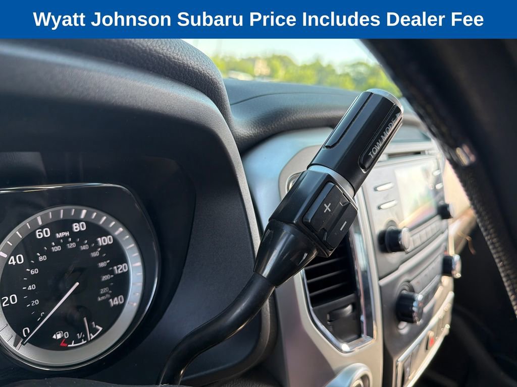 Used 2018 Nissan Titan SV AWD/4WD image 23