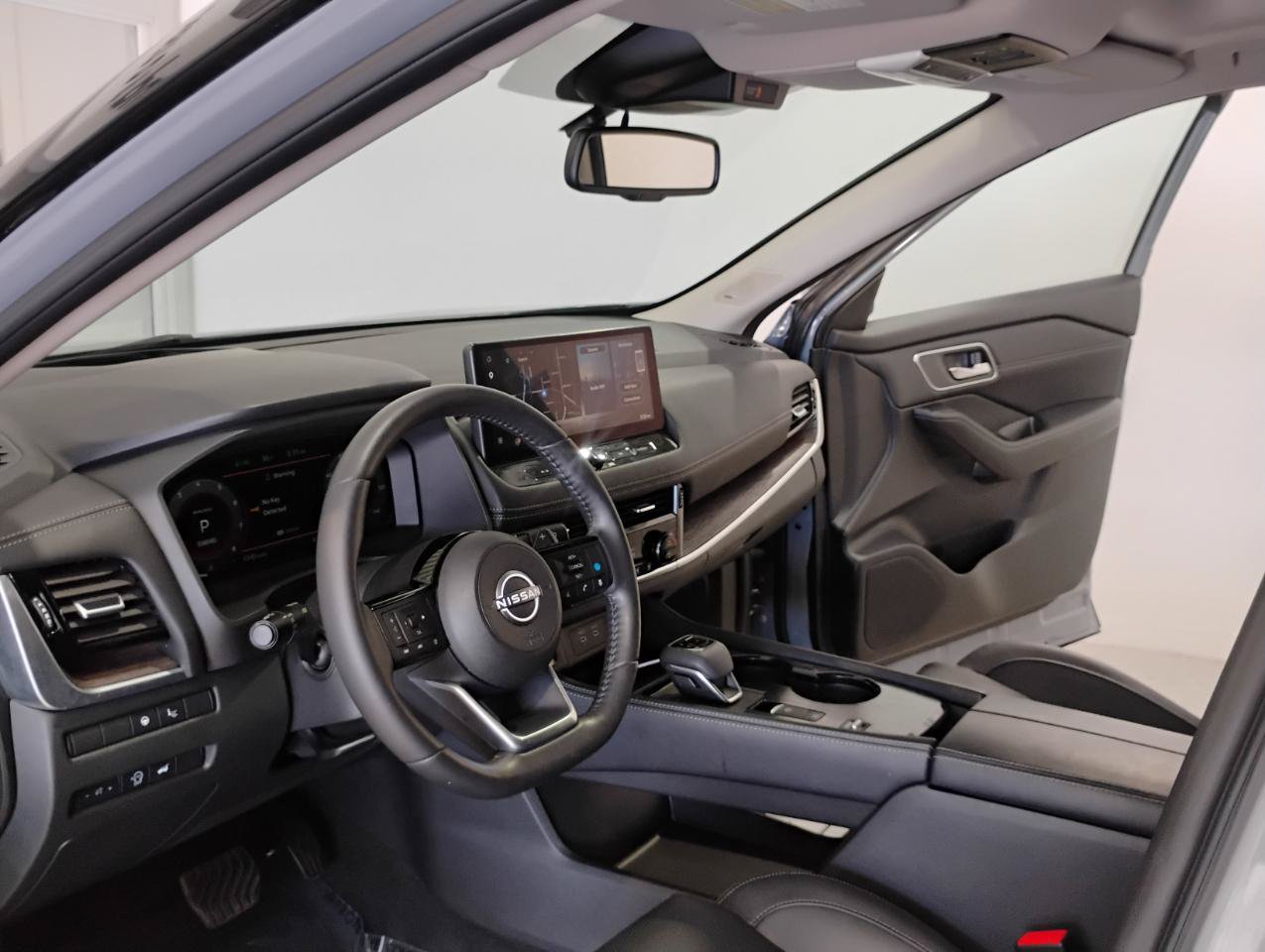 Used 2024 Nissan Rogue Platinum w/ Platinum Premium Package FWD image 64