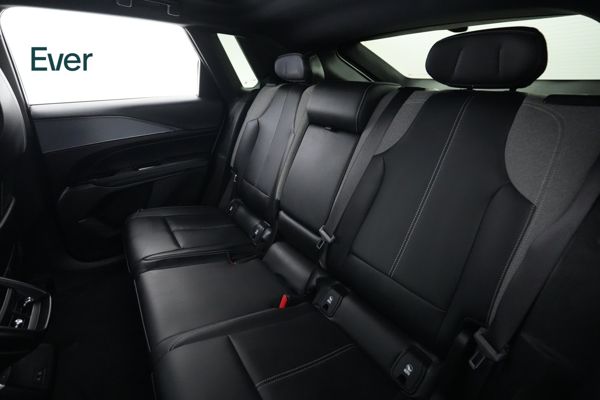 Used 2024 Cadillac Lyriq Tech RWD image 24