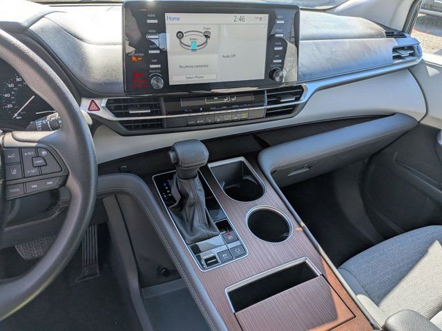 Certified 2024 Toyota Sienna LE image 22