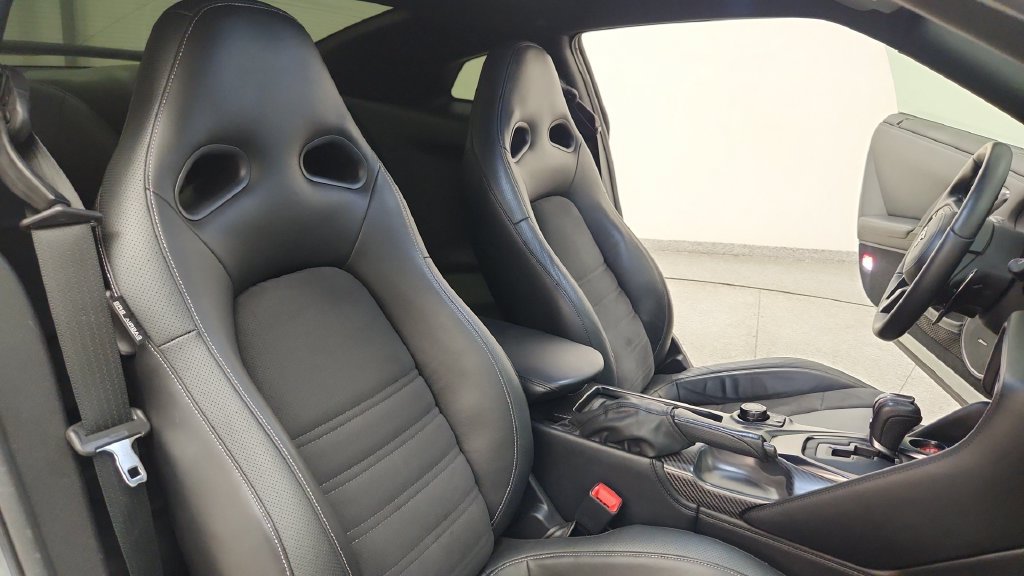 Used 2020 Nissan GT-R Premium AWD/4WD image 46