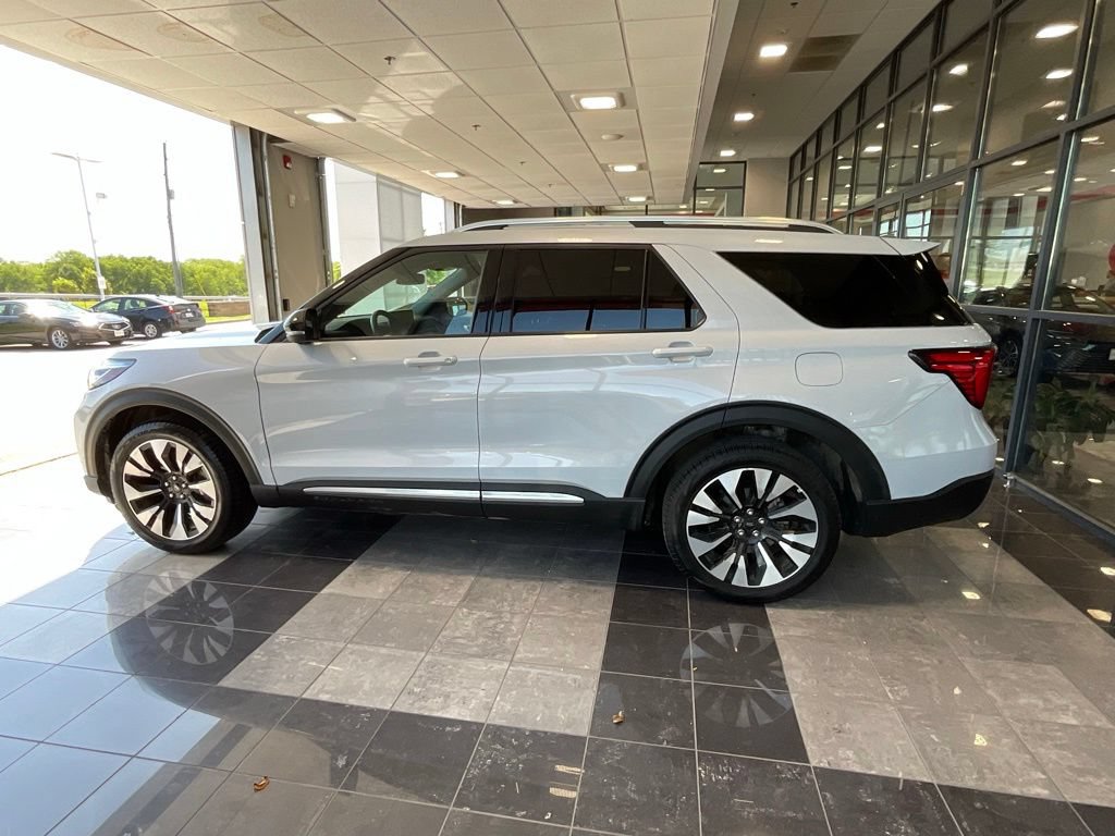 Used 2025 Ford Explorer Platinum w/ LUX Leather Package AWD/4WD image 4