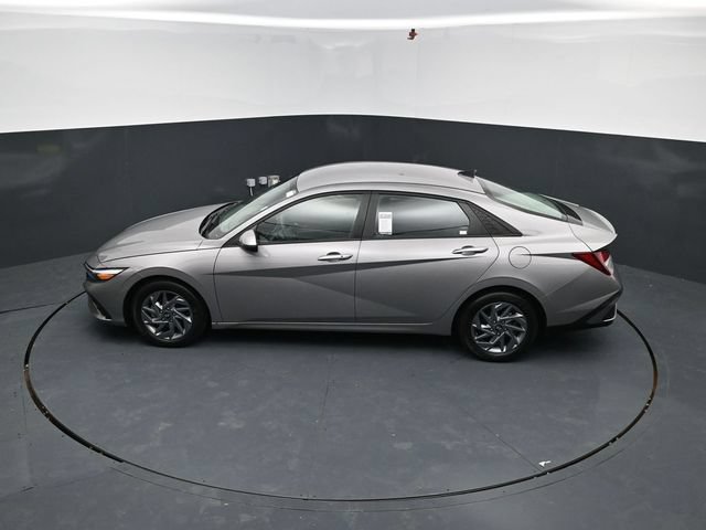 Used 2024 Hyundai Elantra SEL FWD image 52
