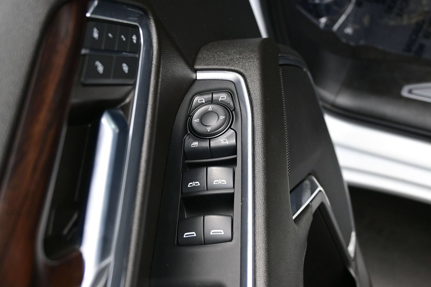 Used 2024 GMC Sierra 1500 SLT AWD/4WD image 13
