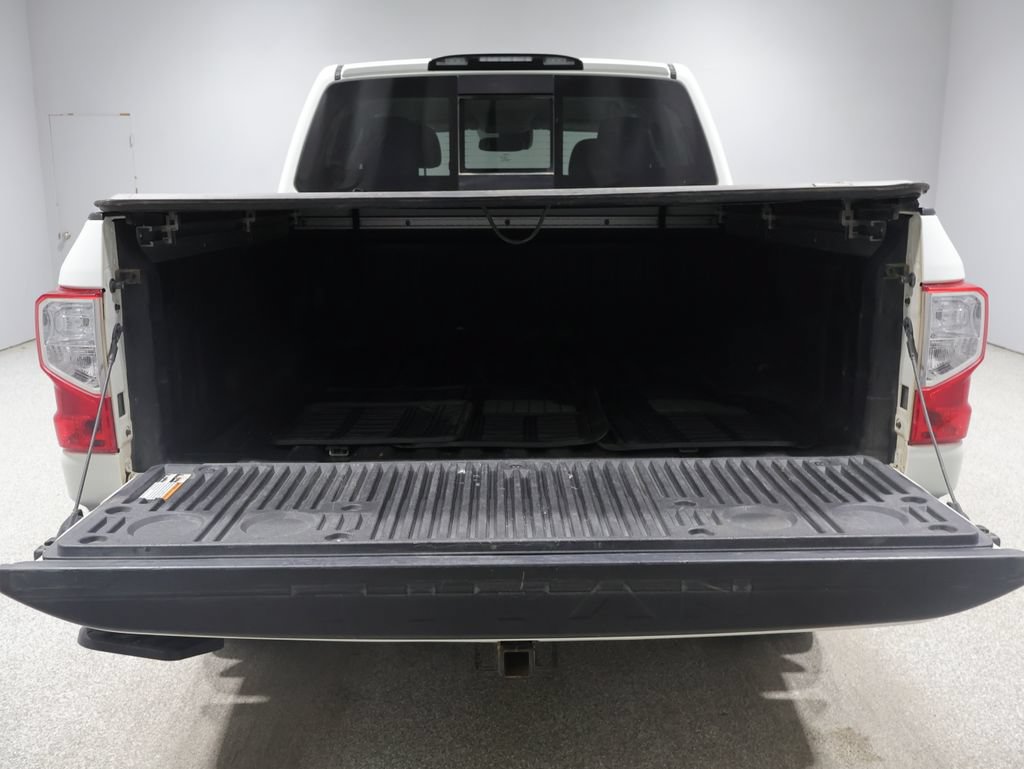 Used 2020 Nissan Titan SV w/ SV Convenience Package AWD/4WD image 4