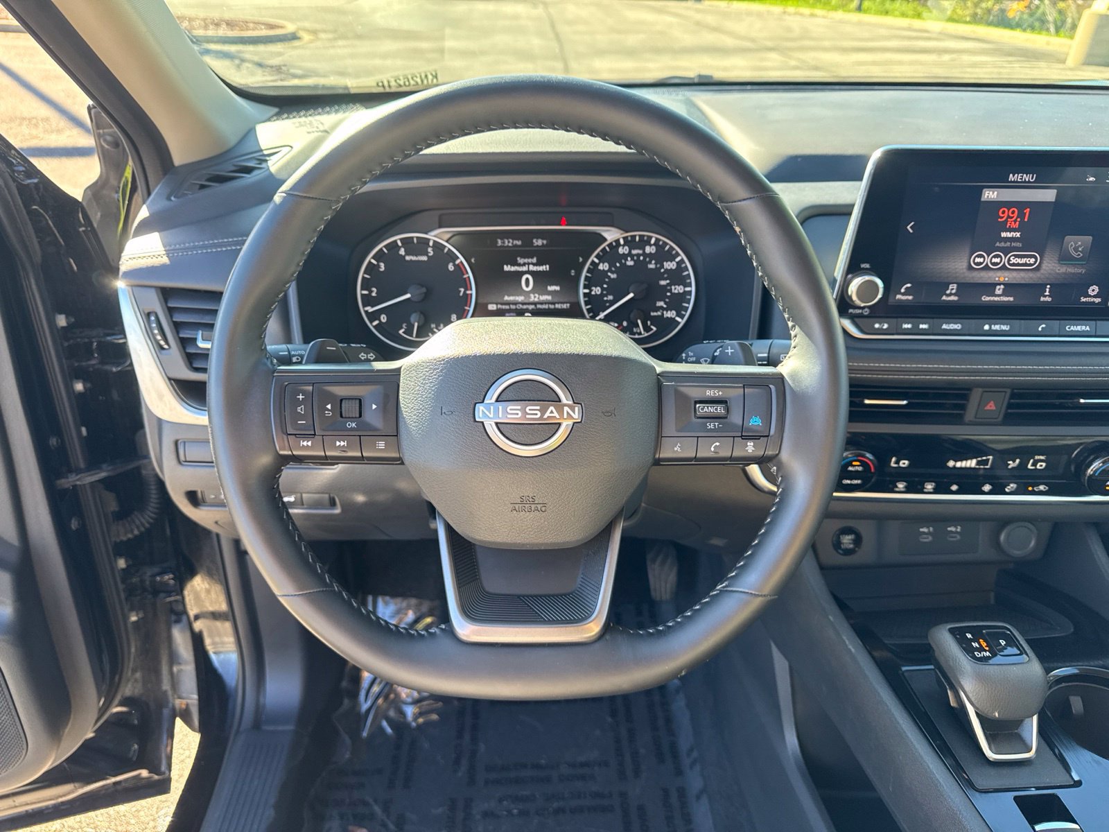 Used 2025 Nissan Rogue SV AWD/4WD image 17