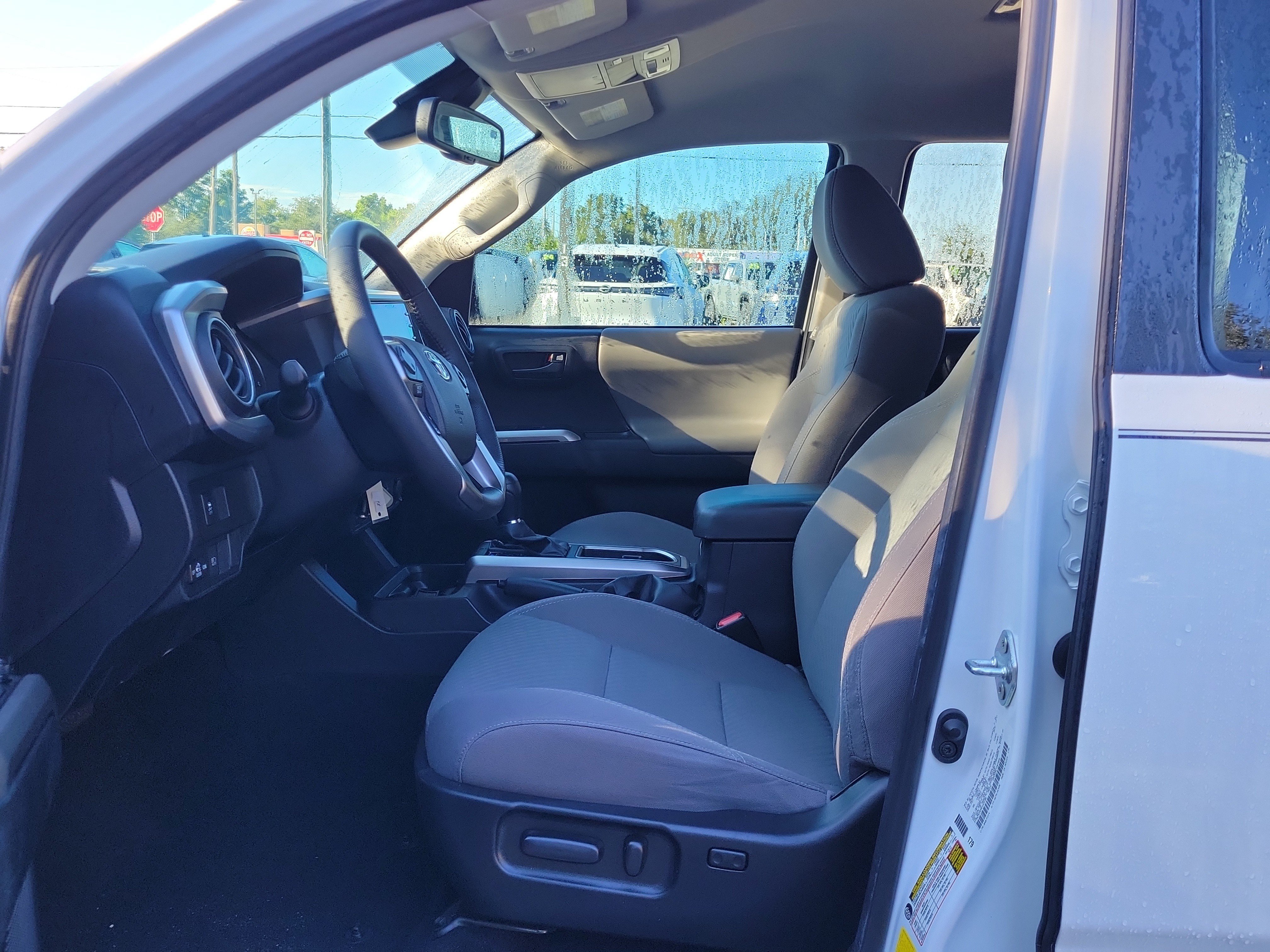 Used 2022 Toyota Tacoma SR5 w/ Technology Package RWD image 17