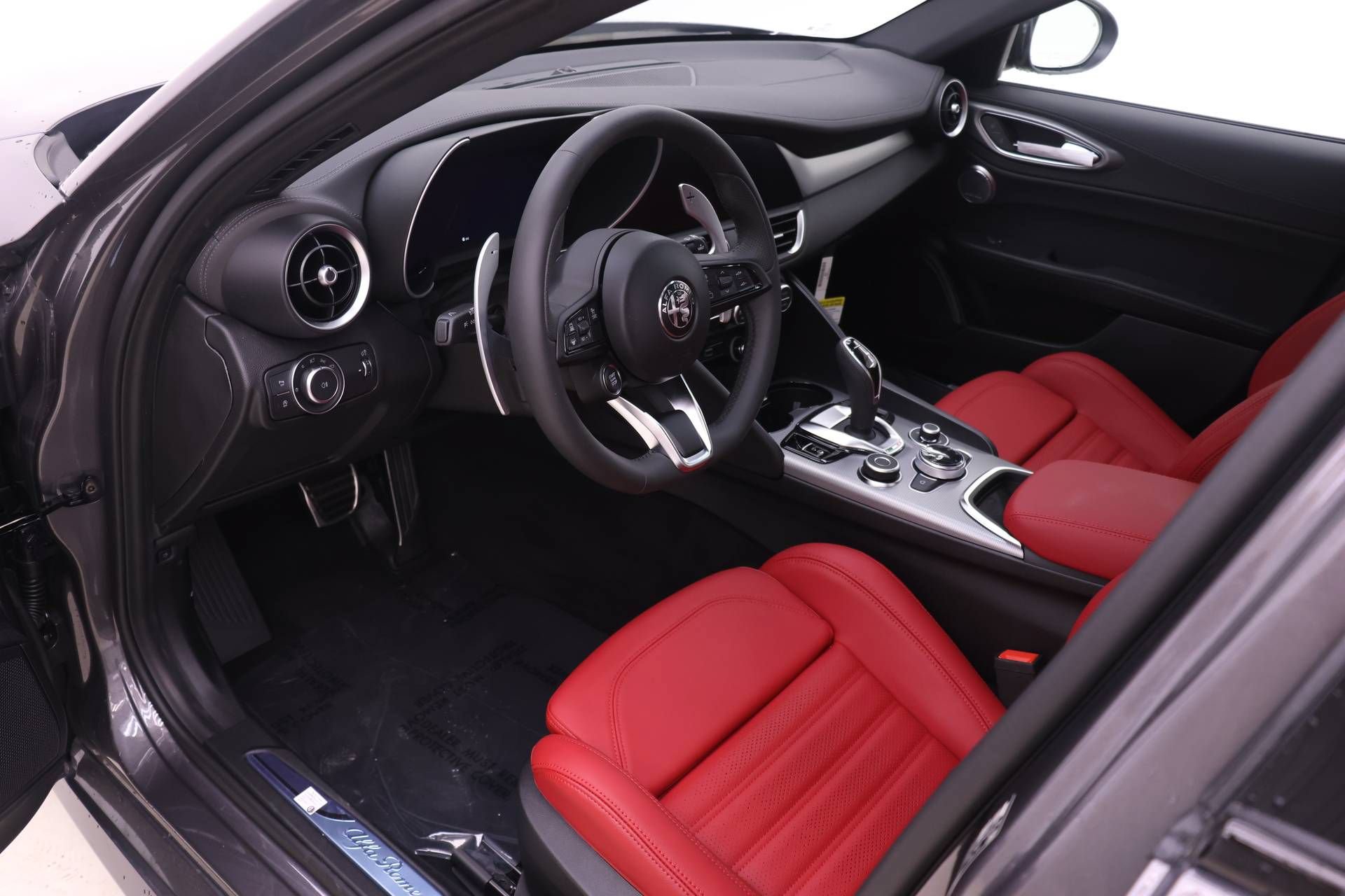 New 2026 Alfa Romeo Giulia AWD image 6