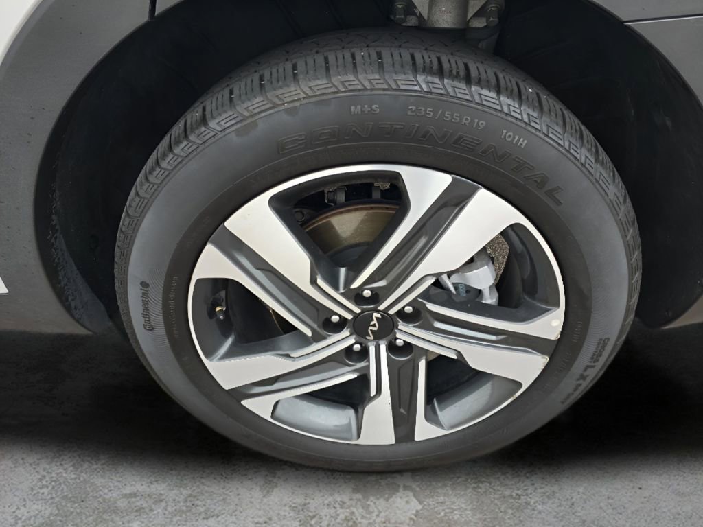 Used 2024 Kia Sorento EX image 9