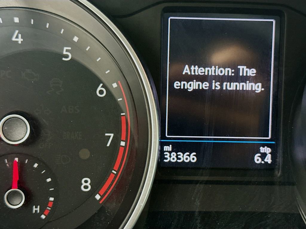 Used 2018 Volkswagen Tiguan S FWD image 13