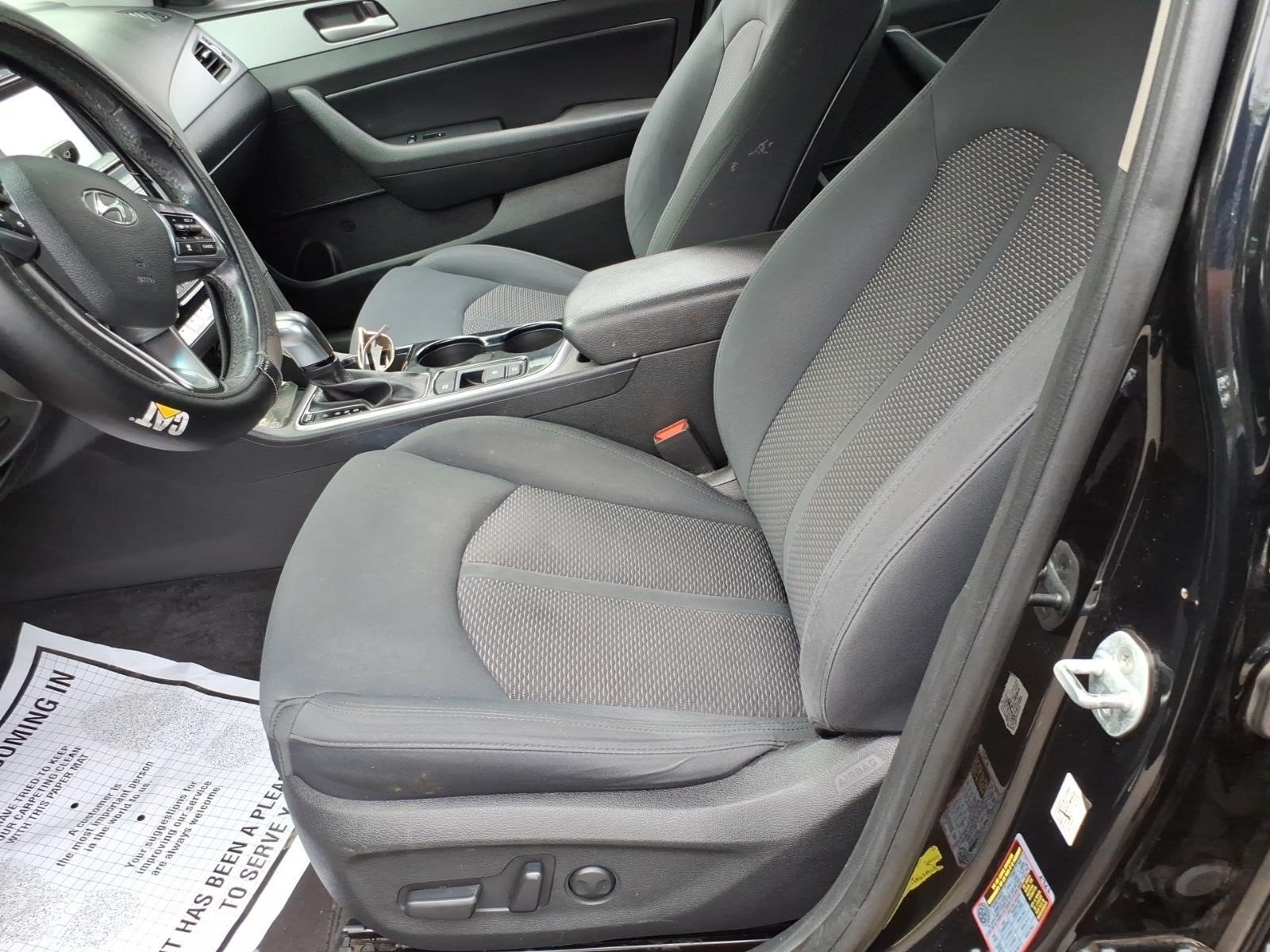 Used 2018 Hyundai Sonata SEL w/ Tech Package 02 FWD image 9