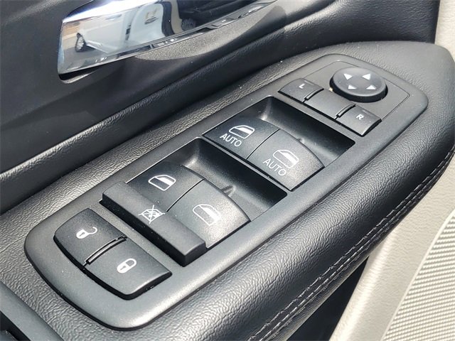 Used 2019 Dodge Grand Caravan SE image 12