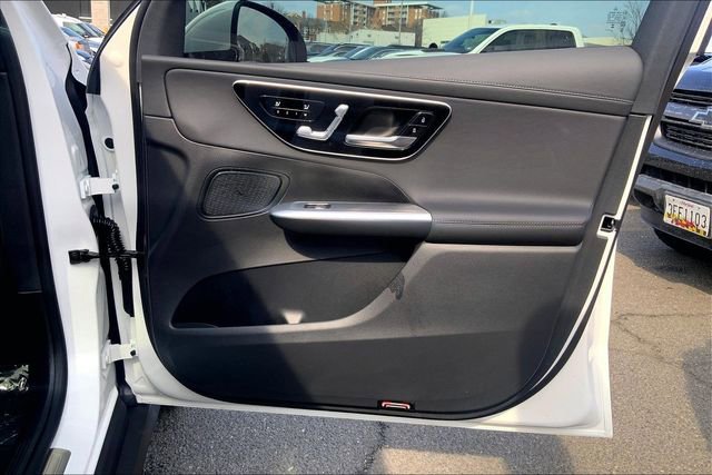 Used 2025 Mercedes-Benz GLC 300 4MATIC image 19