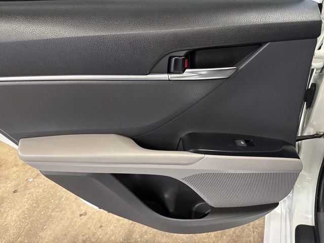 Used 2020 Toyota Camry LE w/ Sunroof Package FWD image 22