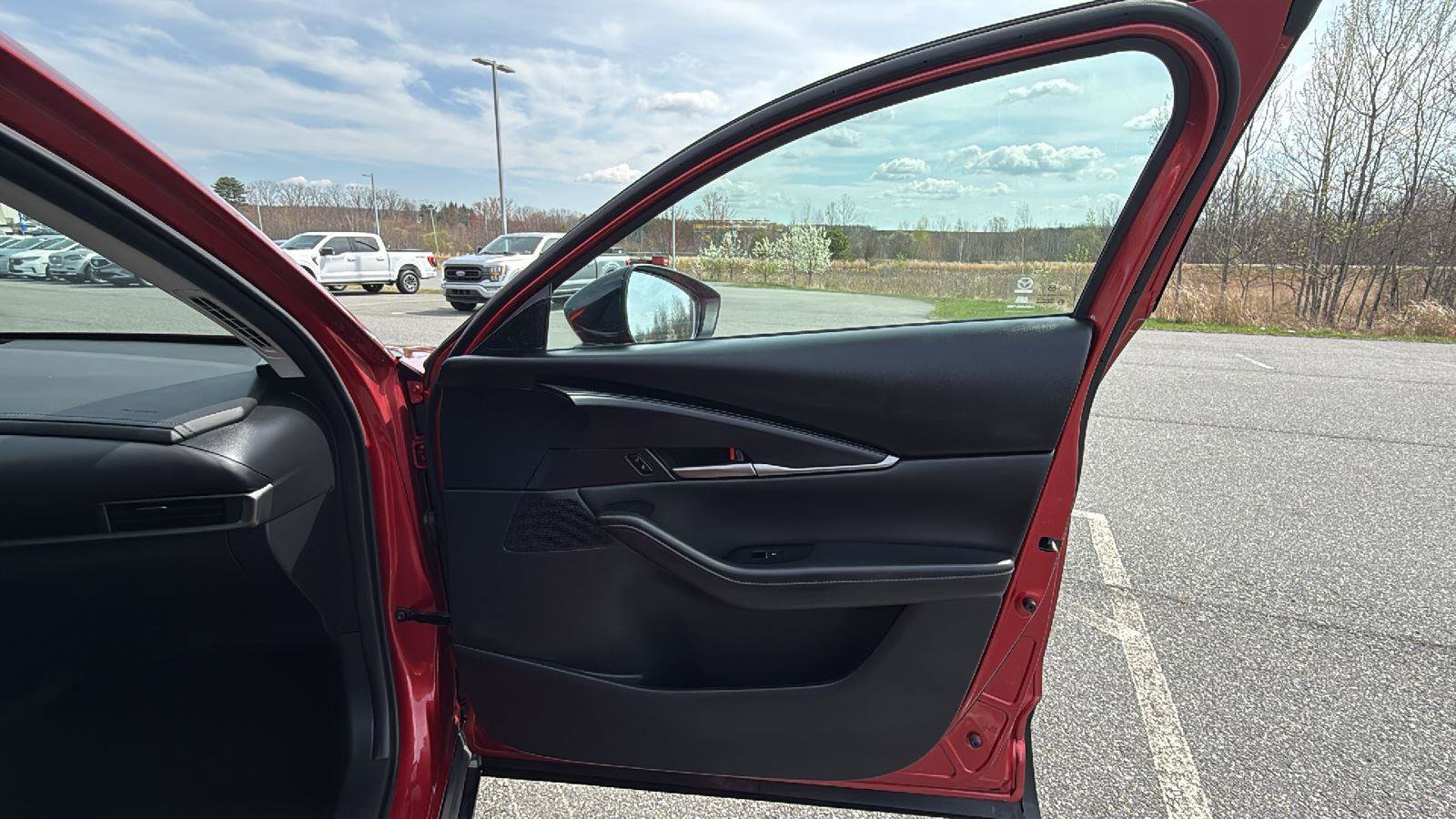 Certified 2024 MAZDA CX-30 AWD 2.5 S w/ Select Sport Pkg image 16