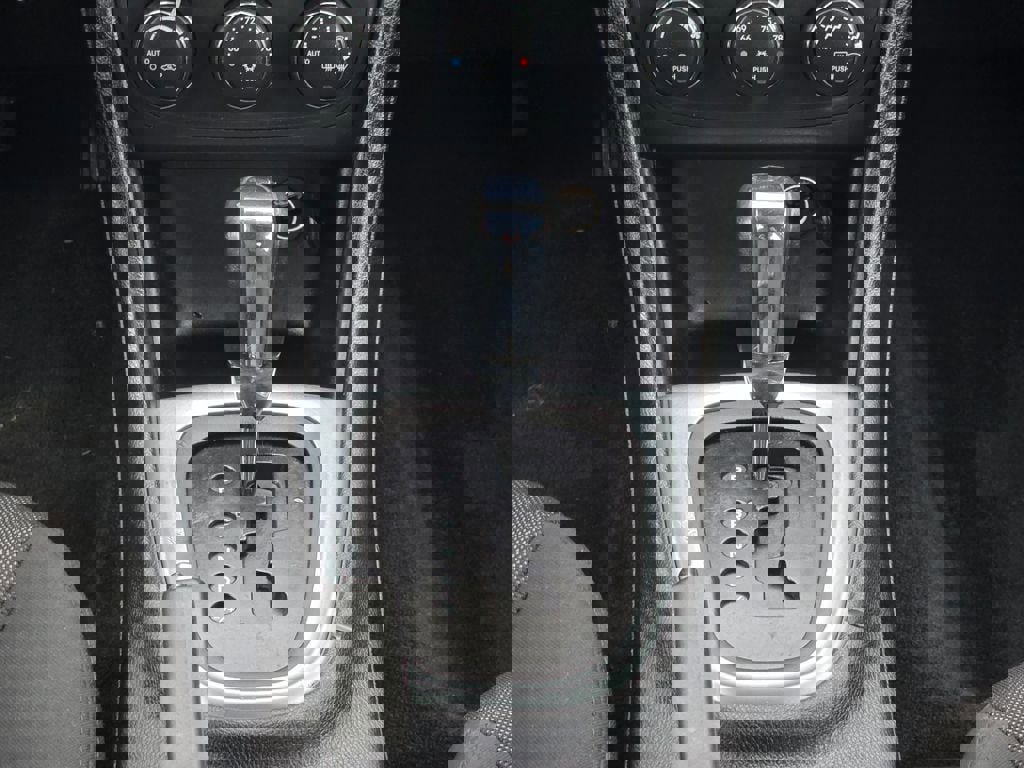 Used 2012 Dodge Avenger SXT image 14