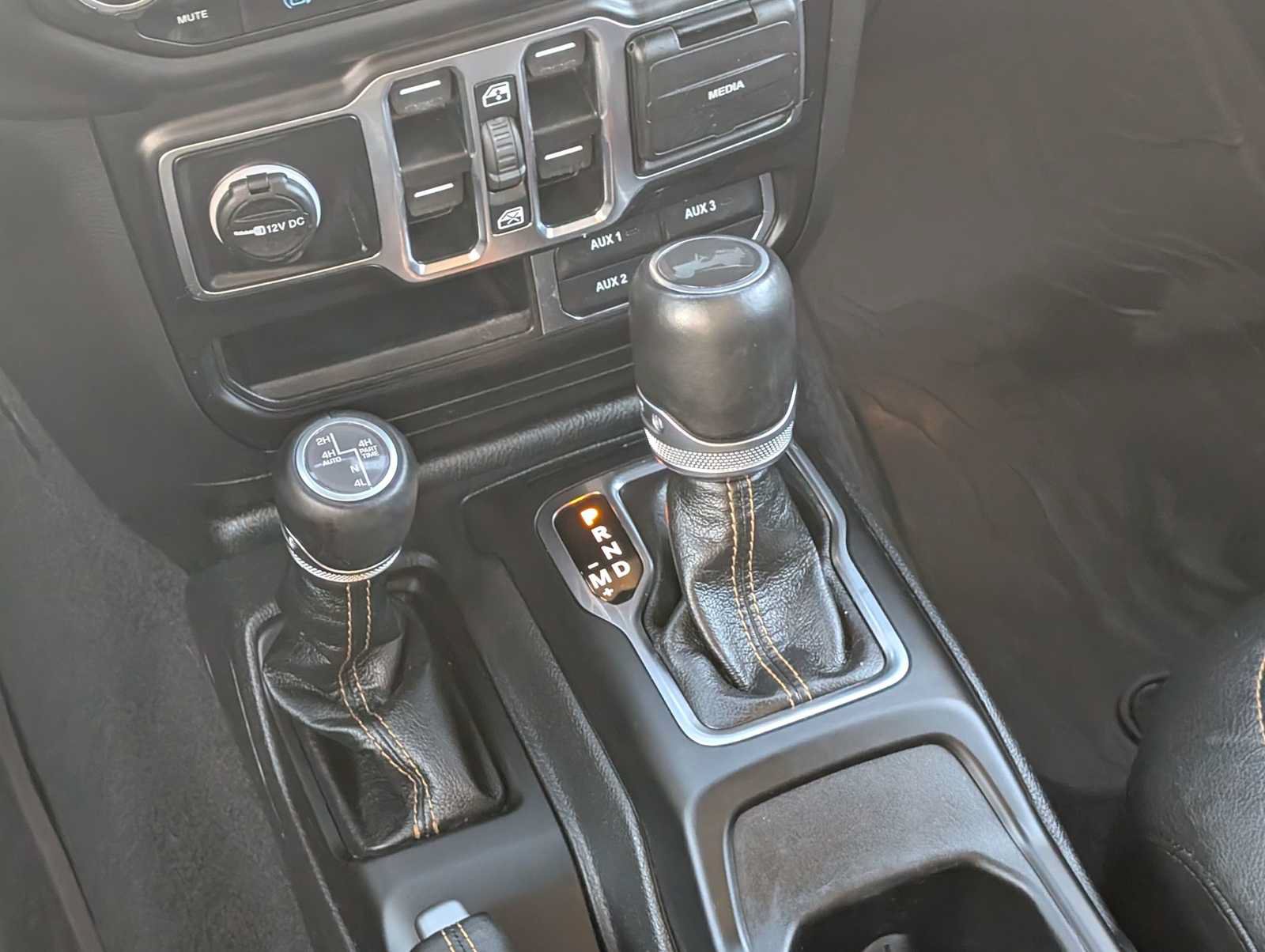 Used 2023 Jeep Wrangler Unlimited Sahara AWD/4WD image 24