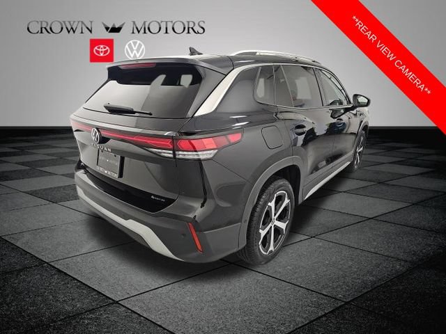 Used 2025 Volkswagen Tiguan SE w/ Panoramic Sunroof Package AWD/4WD image 6