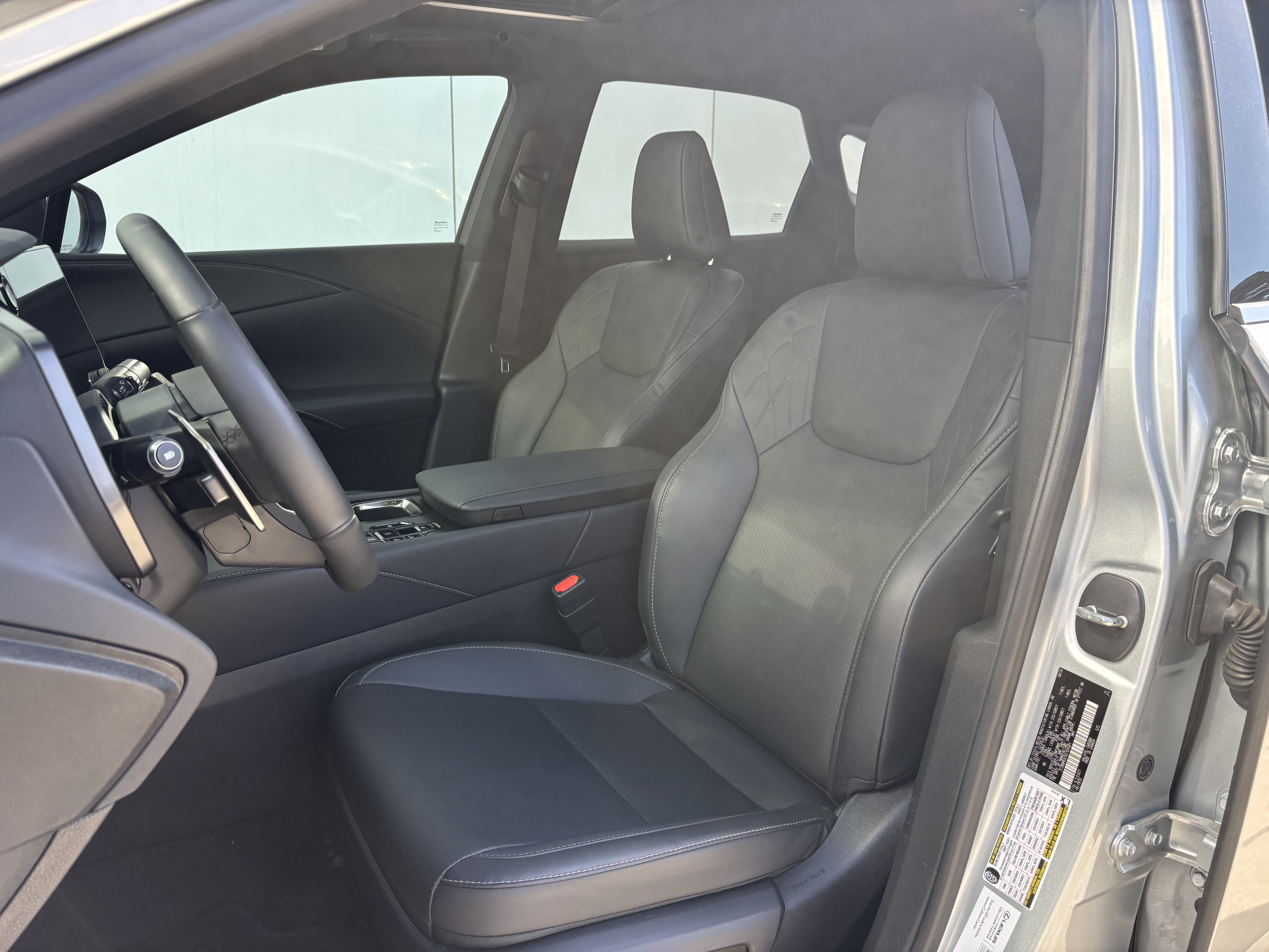 Used 2025 Lexus RX 350h w/ Convenience Package AWD/4WD image 11