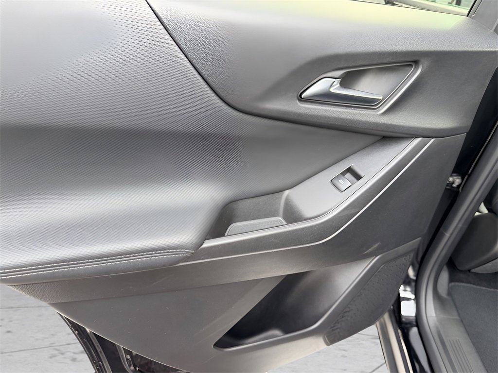 Used 2025 Chevrolet Equinox LT w/ Convenience Package II image 31